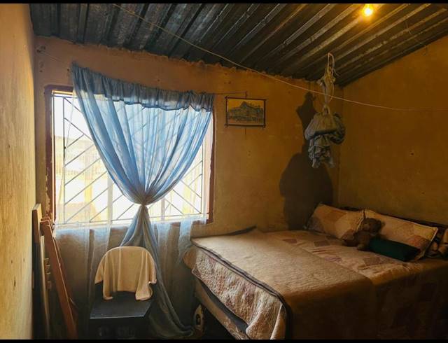 6 BEDROOM HOUSE FOR SALE IN RONDEBULT